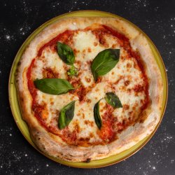 40% reducere: Margherita pizza rotundă image