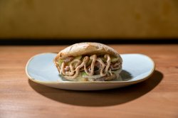 50% reducere: Sandwich cu pui rotisat image