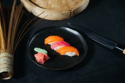 Mix Sushi Nigiri 4 image