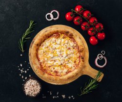 Pizza Con Pollo image