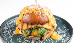 Cheese explosion burger  +cartofi prăjiți cadou image