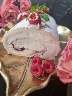 Rulada Pavlova cu zmeura image