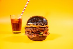 Burger cu trufe / Luxury truffle house  image