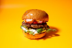 30% reducere: Burger cu branza de capra / The spicy world of goat cheese  image