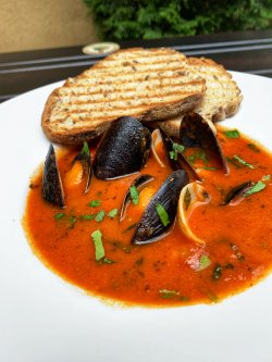 Supă de midii și vongole image