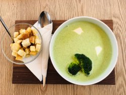 Supă cremă de brocoli image