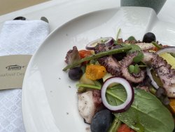 Salata de caracatita image