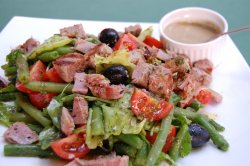 15% GRATUIT: Salată de ton serios image