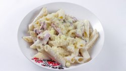 Paste cu brânză și bacon image