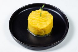 Piure de cartofi cu ulei de usturoi și brânză cheddar image