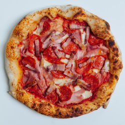 Pizza Le Tre Carni image