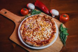 Pizza con Mais mare image