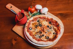Pizza Quattro Formaggi mare image