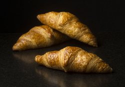 3 x croissants image