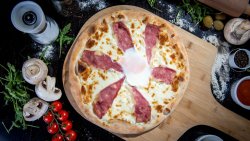 Pizza Carbonara image