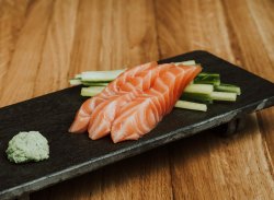 Sashimi de somon / Salmon sashimi image
