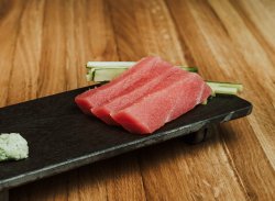 Sashimi de ton / Tuna sashimi image