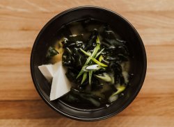 Supă miso / Miso soup image