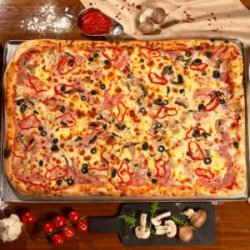 Pizza Capricciosa Family image