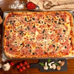 Pizza Prosciutto e funghi Family image