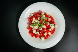 Salata de rosii cu branza feta image