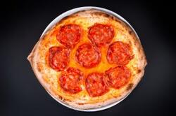 Pizza al salame (dolce / picante) image