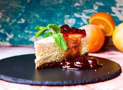 Cheesecake cu dulceață de căpșuni  image