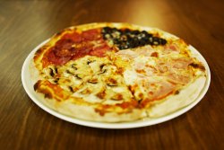 Pizza Quattro stagioni image