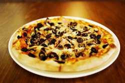 Pizza Capriciosa image