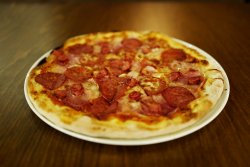 Pizza Carnivora image