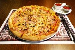 Pizza Prosciutto funghi image