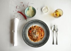 Spaghetti cu ragu de vită a la bolognese image