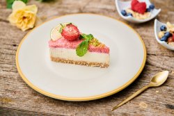 Mojito cheesecake cu căpșune, mentă și limes image