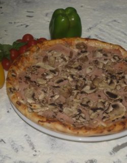 Pizza Prosciutto e Funghi 40 cm image