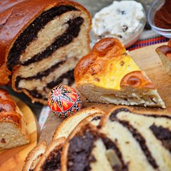Cozonac moldovenesc cu nucă, cacao și ciocolată belgiană image