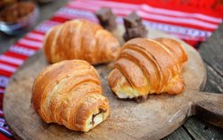 Croissant cu ciocolată image