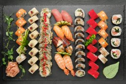 Special Sushi Set - 60 Piese image