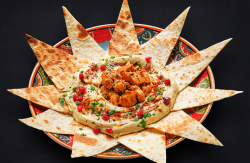 Hummus cu pui image