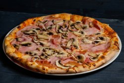 Pizza prosciutto & funghi  image