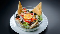 Salată Tonno image