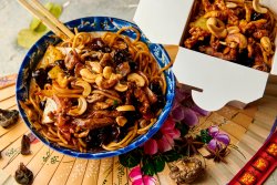 Noodles + Vită Kaju image