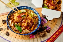 Noodles + șalău în sos iute image