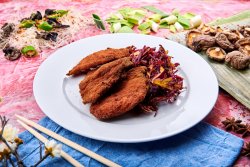 Șnițel de pui Sichuan cu salată varză roșie image
