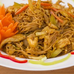 Meniu noodles cu pui (sau legume) image