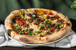 Pizza Mica Vegetariana cu Anghinare & Rosii Uscate 270gr image