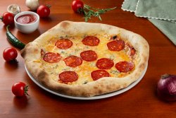 Pizza Quattro Formaggi+Salami Picante Single image