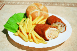 Cordon Bleu+Cartofi pai image