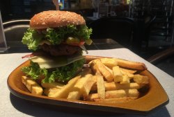 City Burger cu cartofi prăjiți/chipsuri image