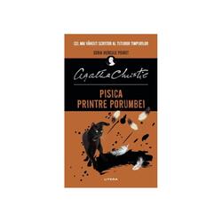 Pisica printre porumbei