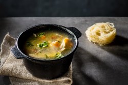 Supă de pui cu tăiței image